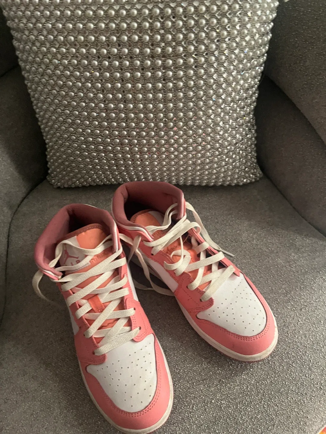 Air Jordan 1 Mid Pink & White Shoes - photo 2