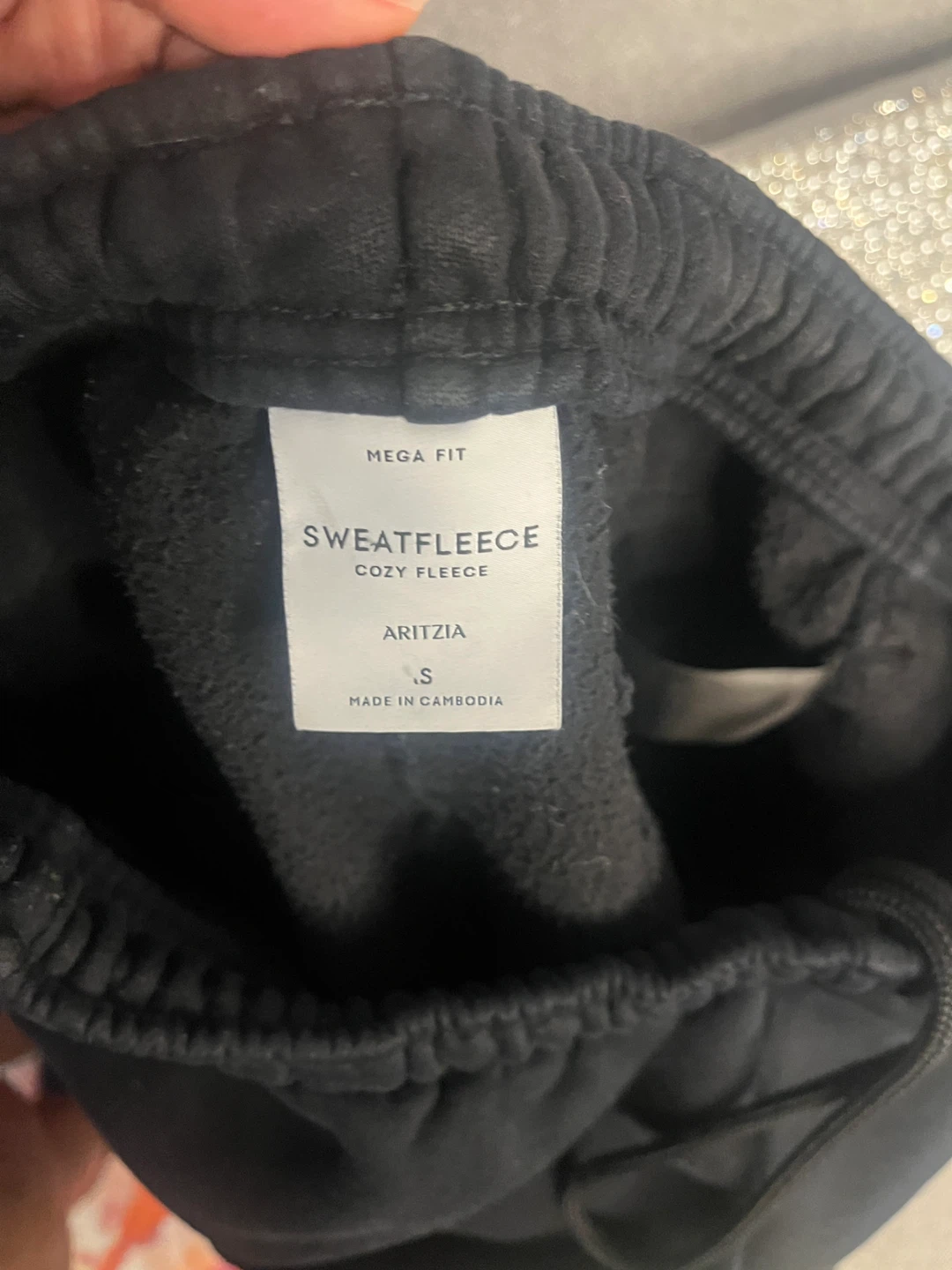 Aritzia Sweatfleece Cozy Fleece Cargo Joggers - Black - photo 3
