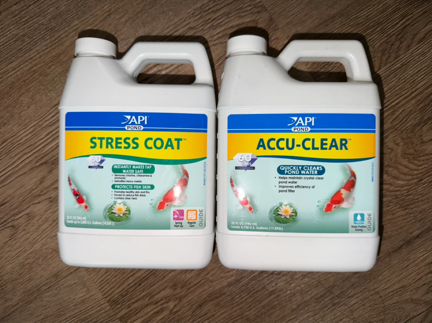 API POND Stress Coat & Accu-Clear Water Treatments (2 x 32 oz)
