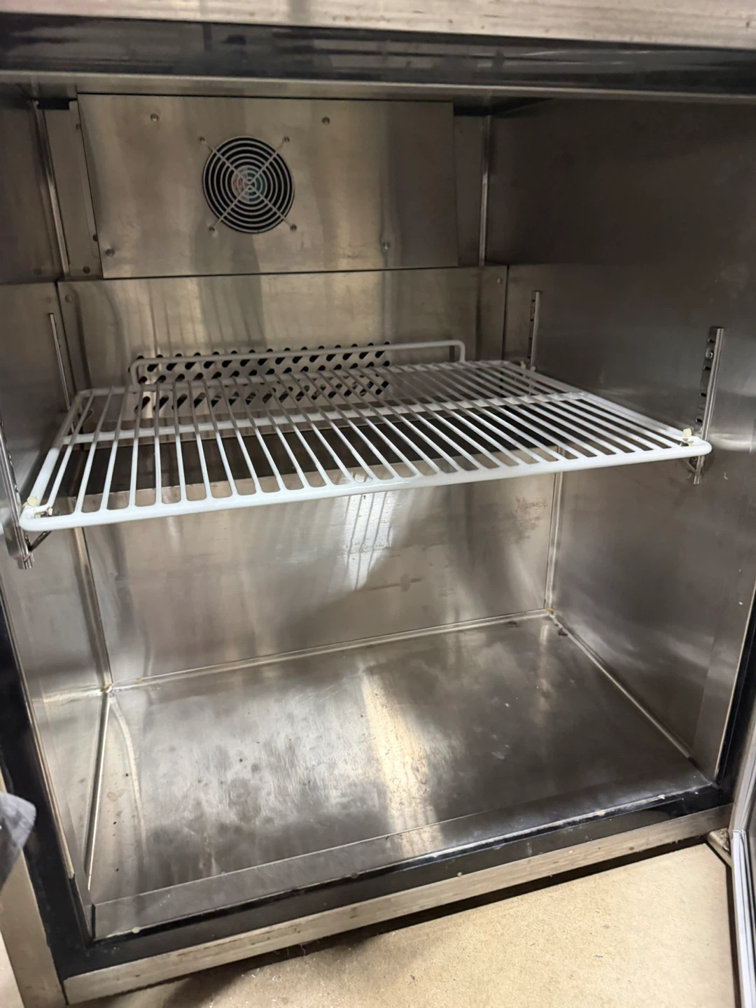 Atosa 27" Single Door Undercounter Refrigerator - photo 3
