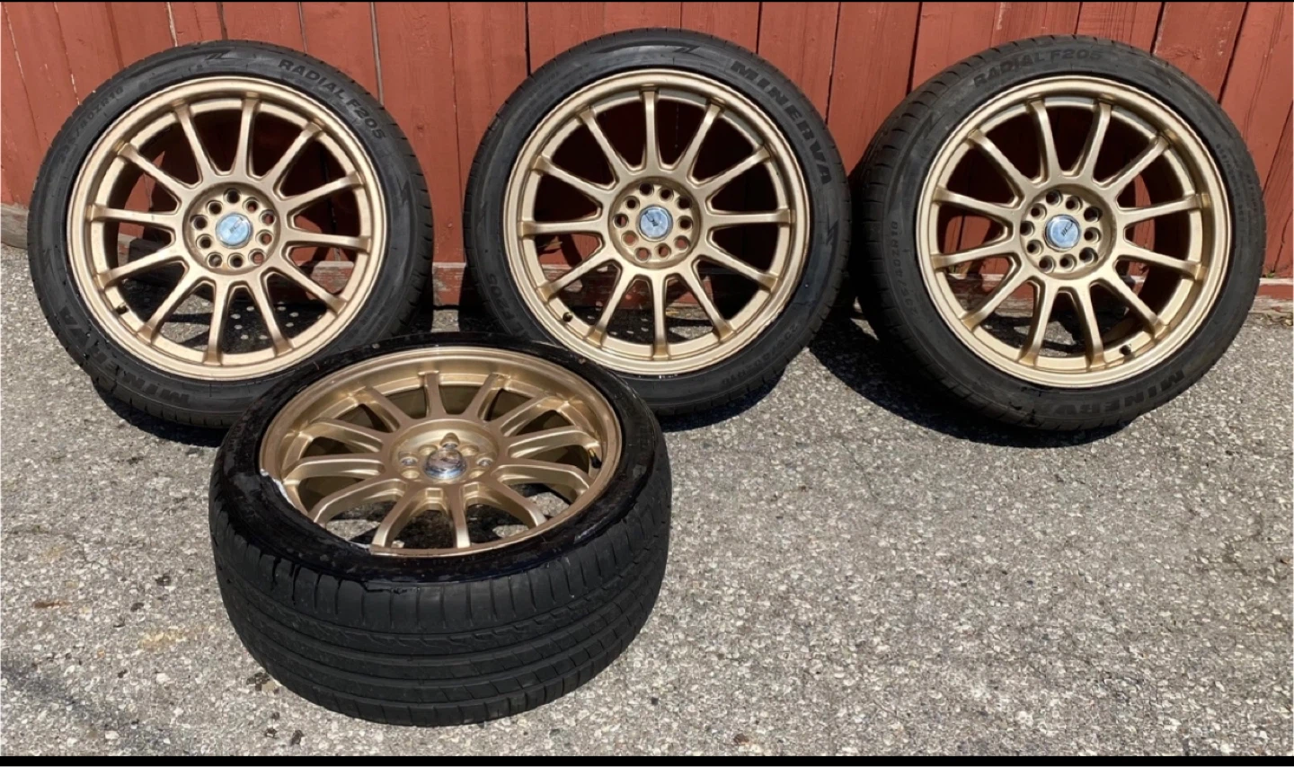 Set of 4 Gold Rims with Tires - 235/40ZR18