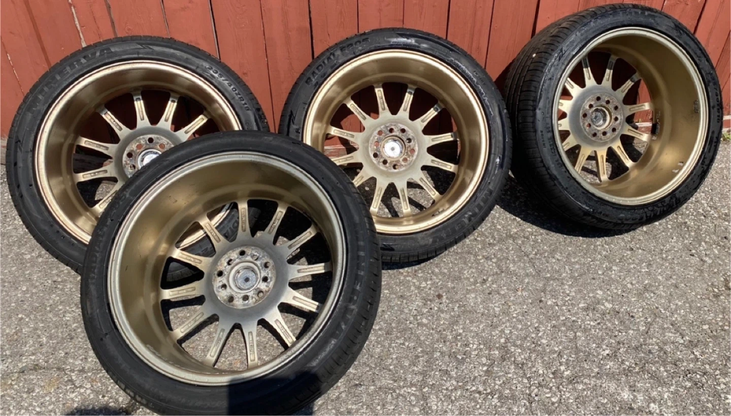 Set of 4 Gold Rims with Tires - 235/40ZR18 - photo 2