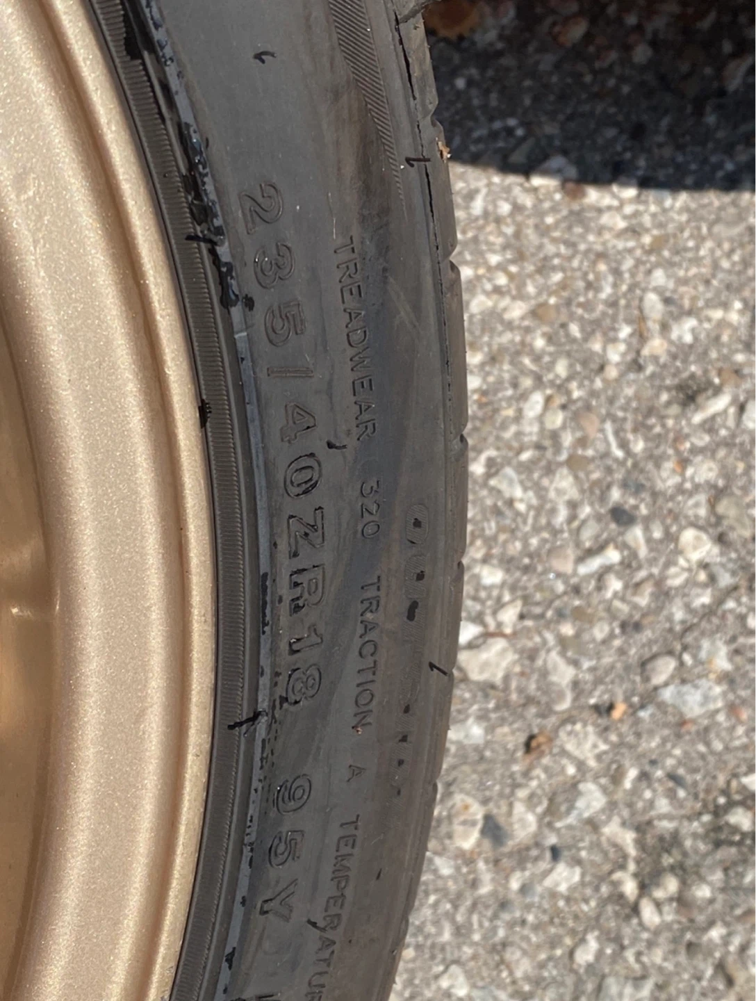 Set of 4 Gold Rims with Tires - 235/40ZR18 - photo 5
