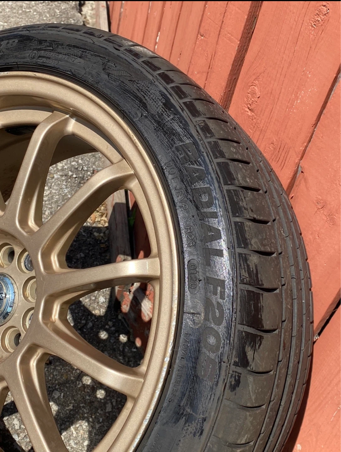 Set of 4 Gold Rims with Tires - 235/40ZR18 - photo 3