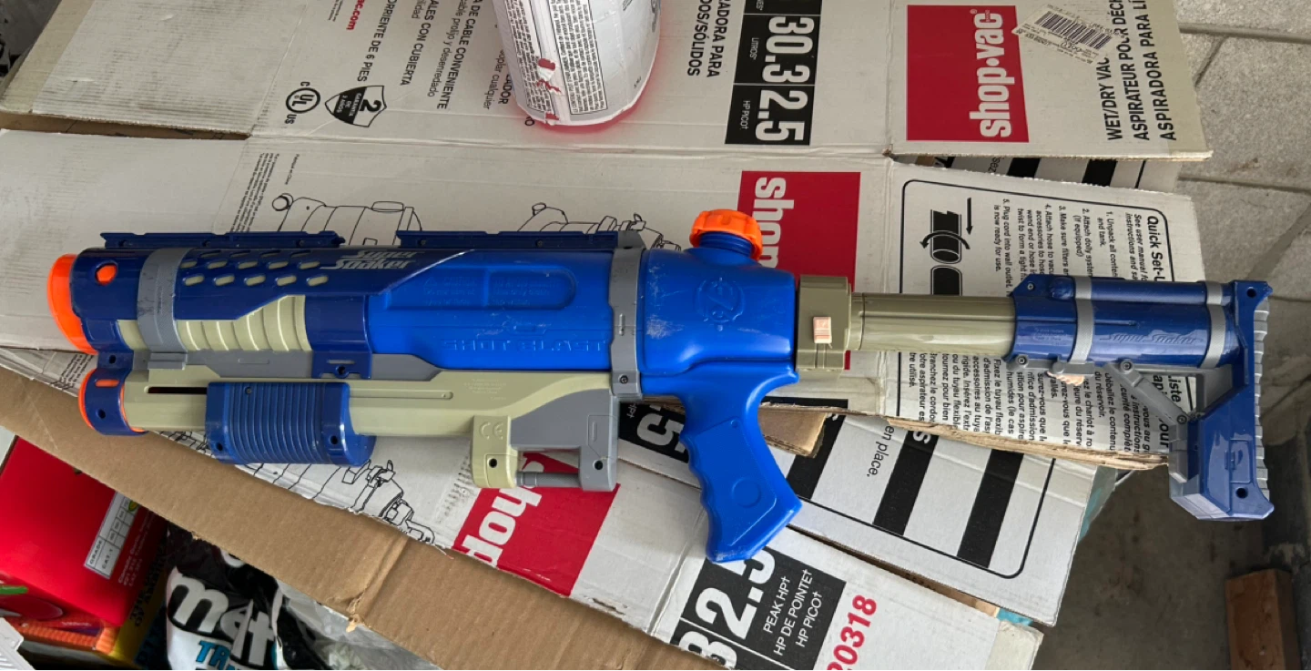 Super Soaker Shot Blast Toy Water Gun
