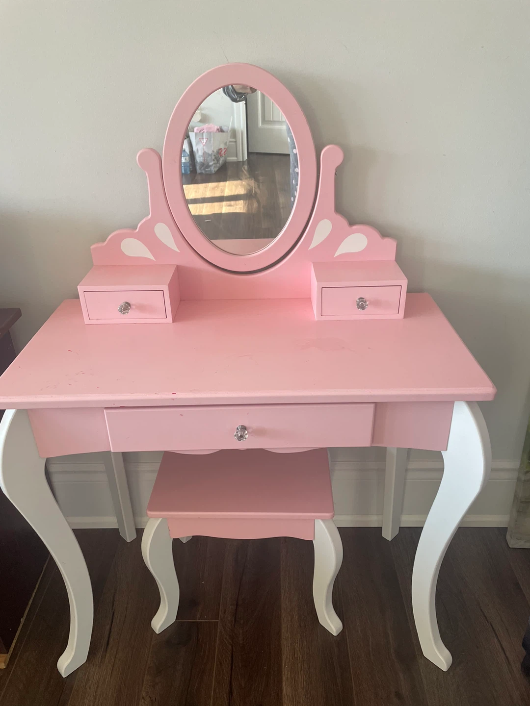 Pink Princess Vanity Table & Stool Set – Excellent Condition - photo 4