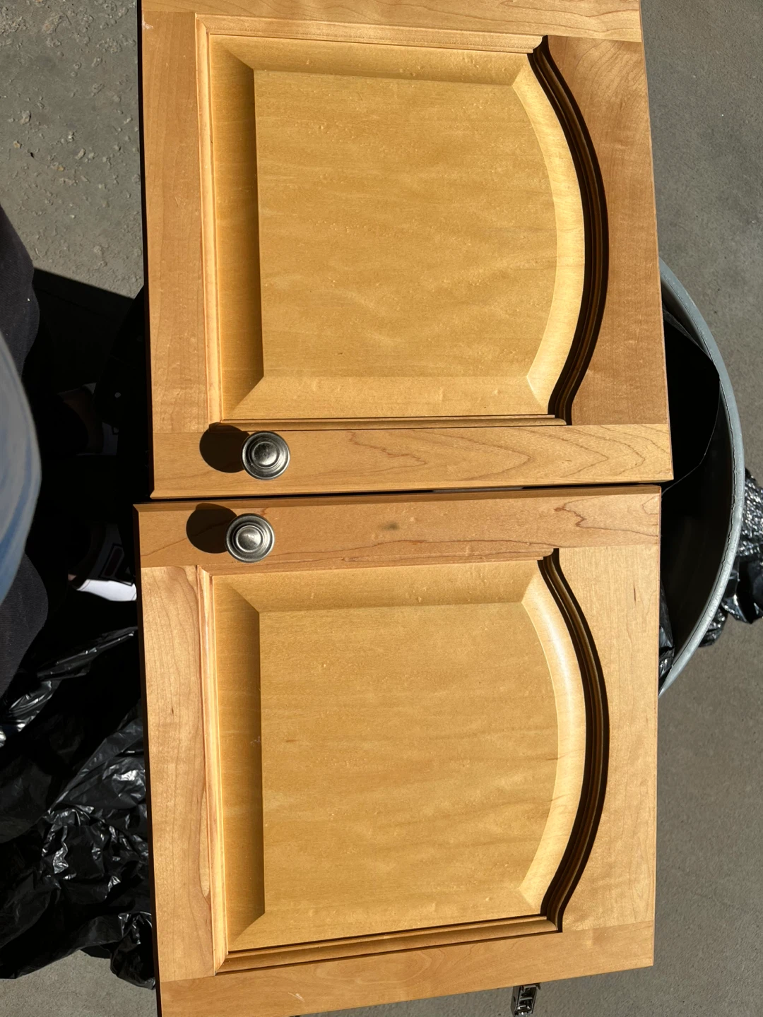 Wooden Kitchen Cabinet Doors with Knobs