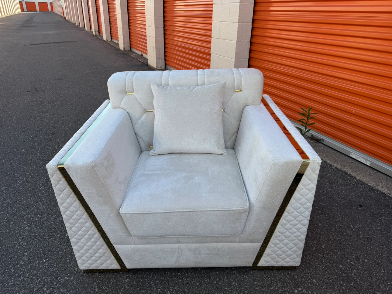 ✨ Brand New Luxury Accent Chair – Factory Sealed ✨ - photo 4