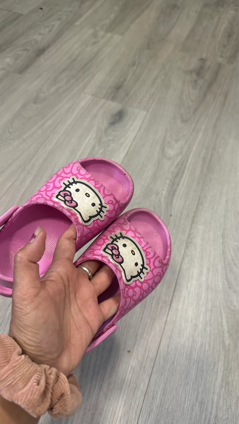 Pink Hello Kitty Slip-On Sandals size 10-11 - photo 2