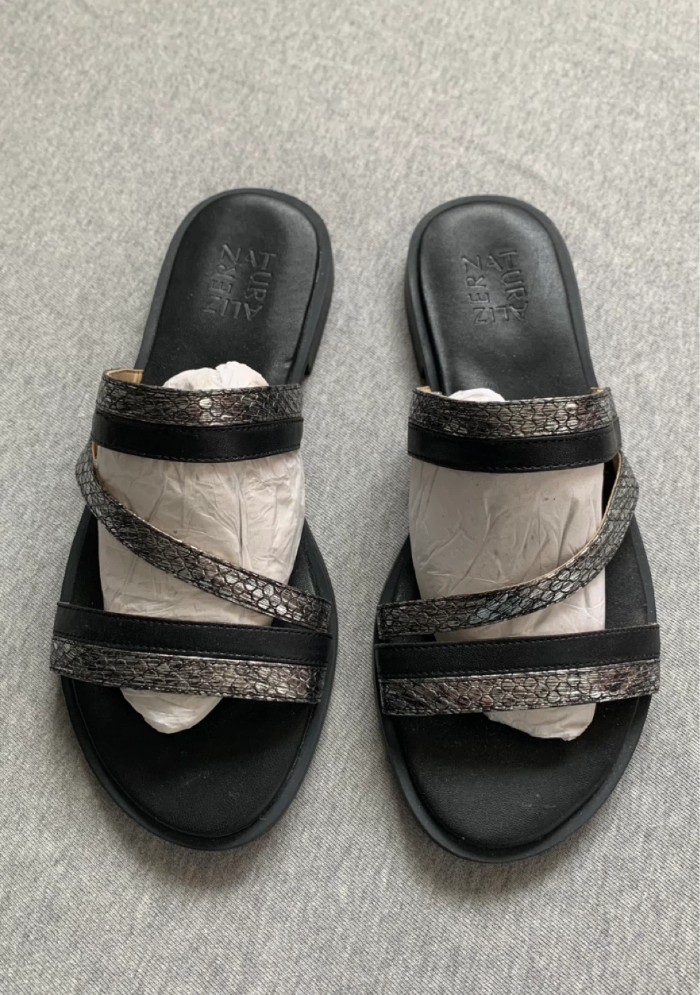 Naturalizer Liley Black + Silver Strappy Sandals - Size 8.5 W
