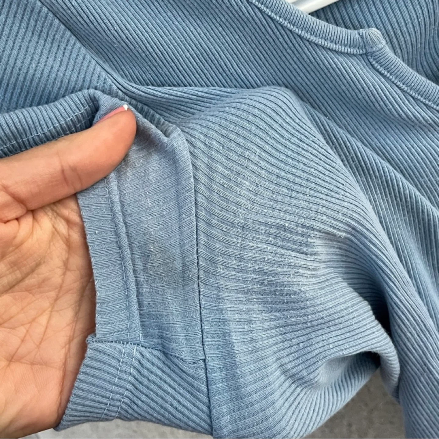 Brandy Melville Blue Ribbed V-Neck T-Shirt - photo 2
