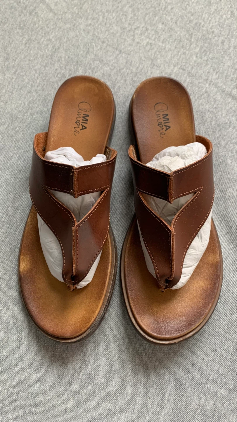 MIA AMORE Women's Brown Leather Thong Sandals - Size 9 W