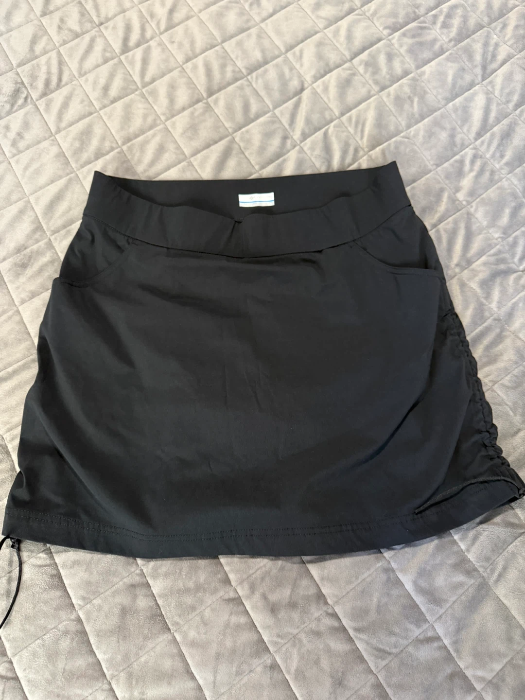 NEW Columbia Women’s Black Performance Skort –Large