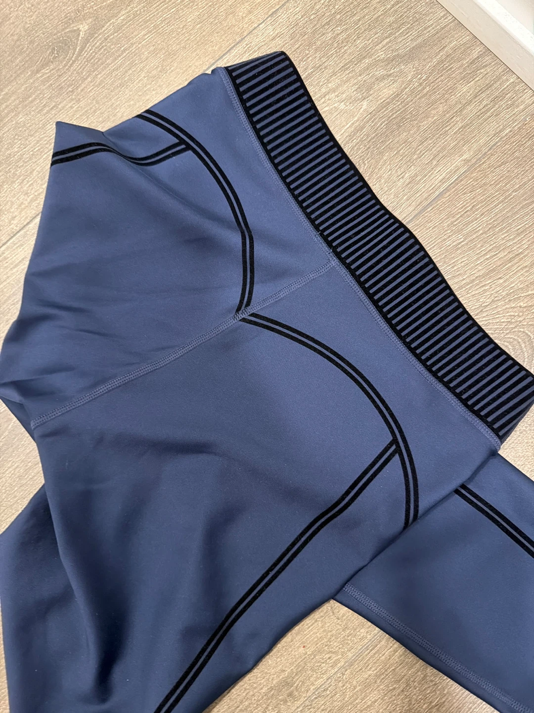 Alo Yoga Leggings - photo 2
