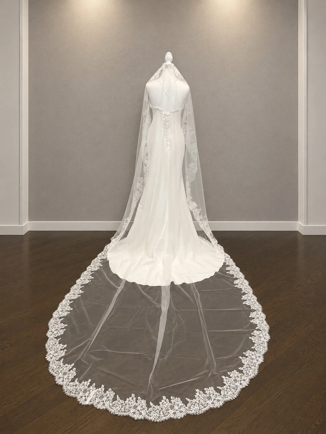 Chantilly Mantilla lace veil- Brand New