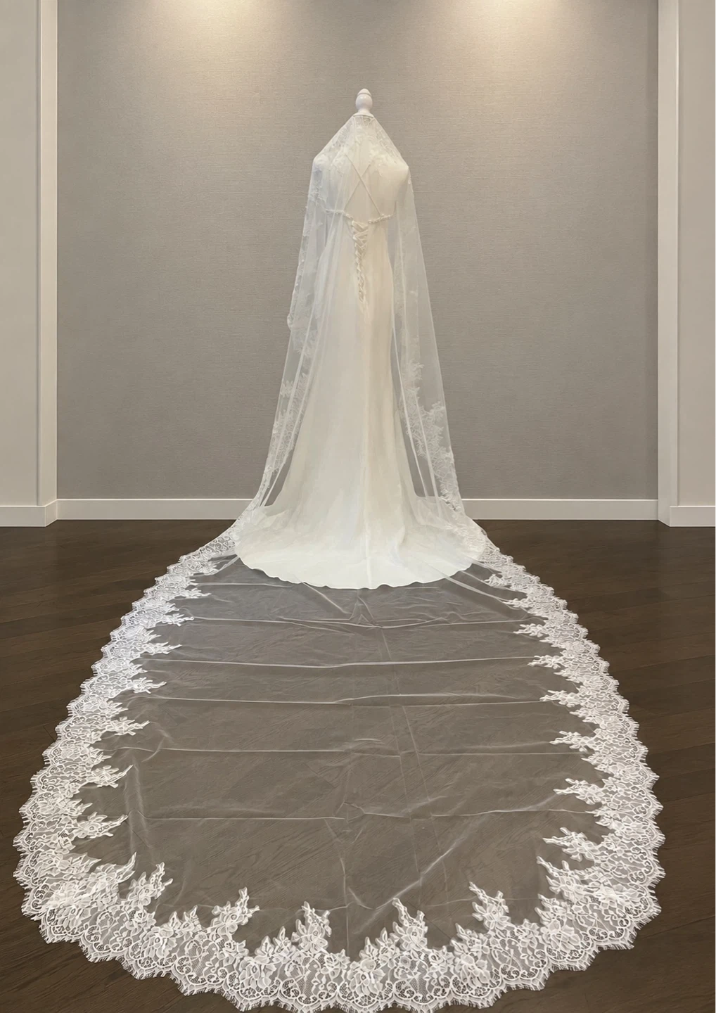 Chantilly Mantilla lace veil- Brand New - photo 3