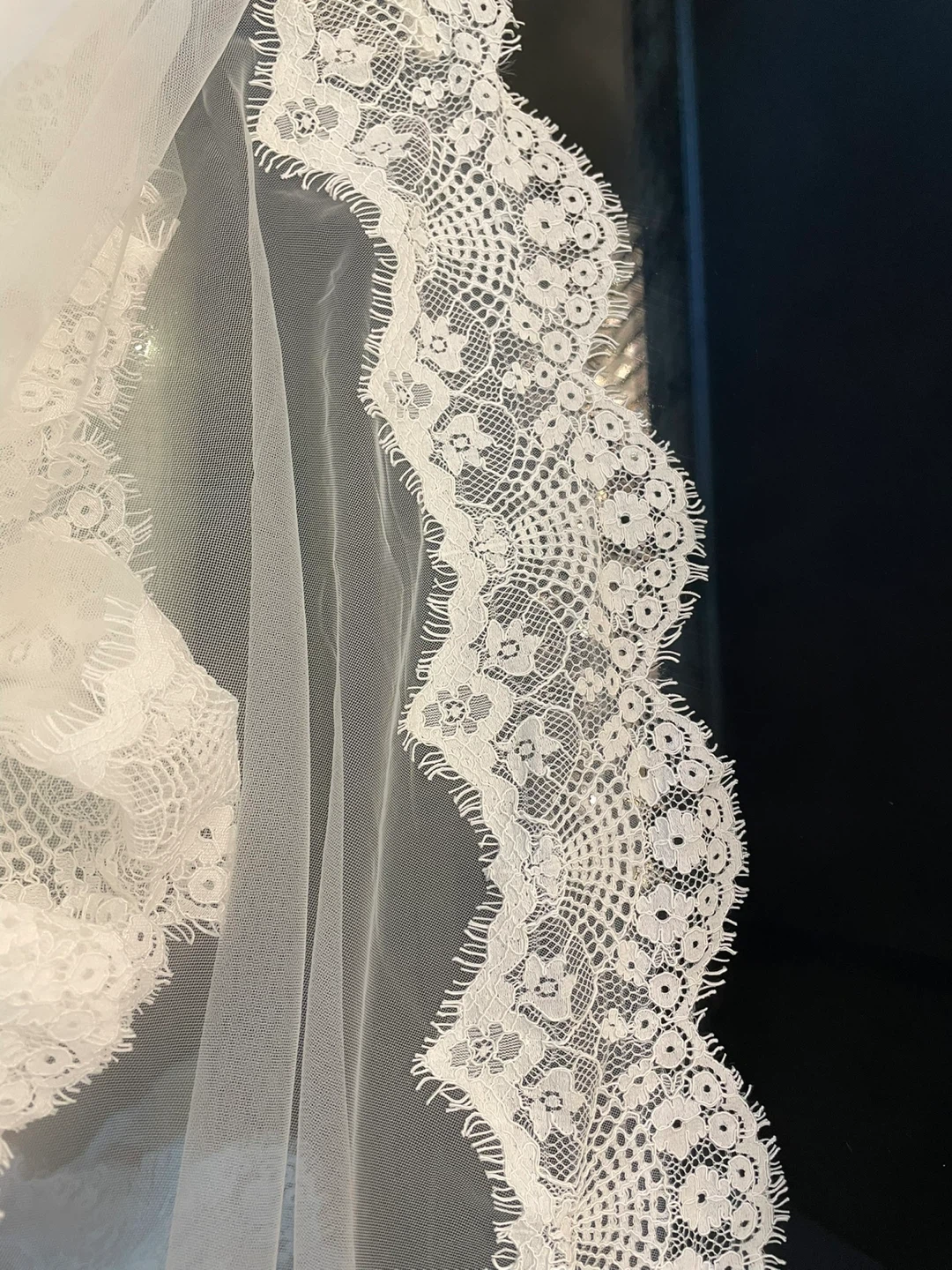 Chantilly Mantilla lace veil- Brand New - photo 4