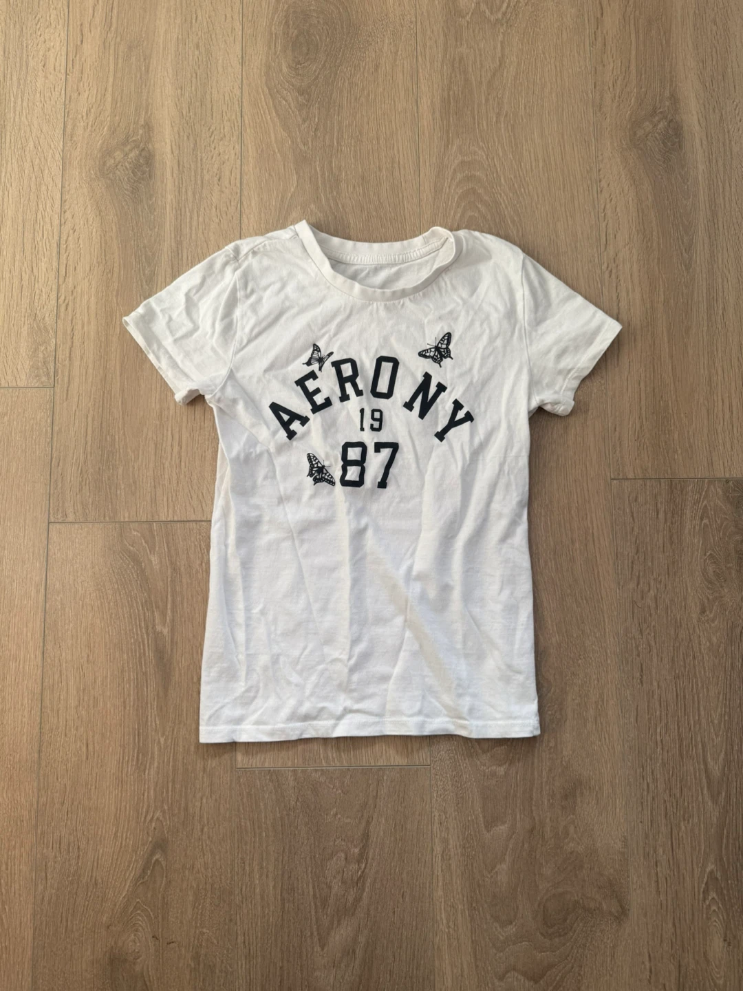 Aeropostale White T-Shirt