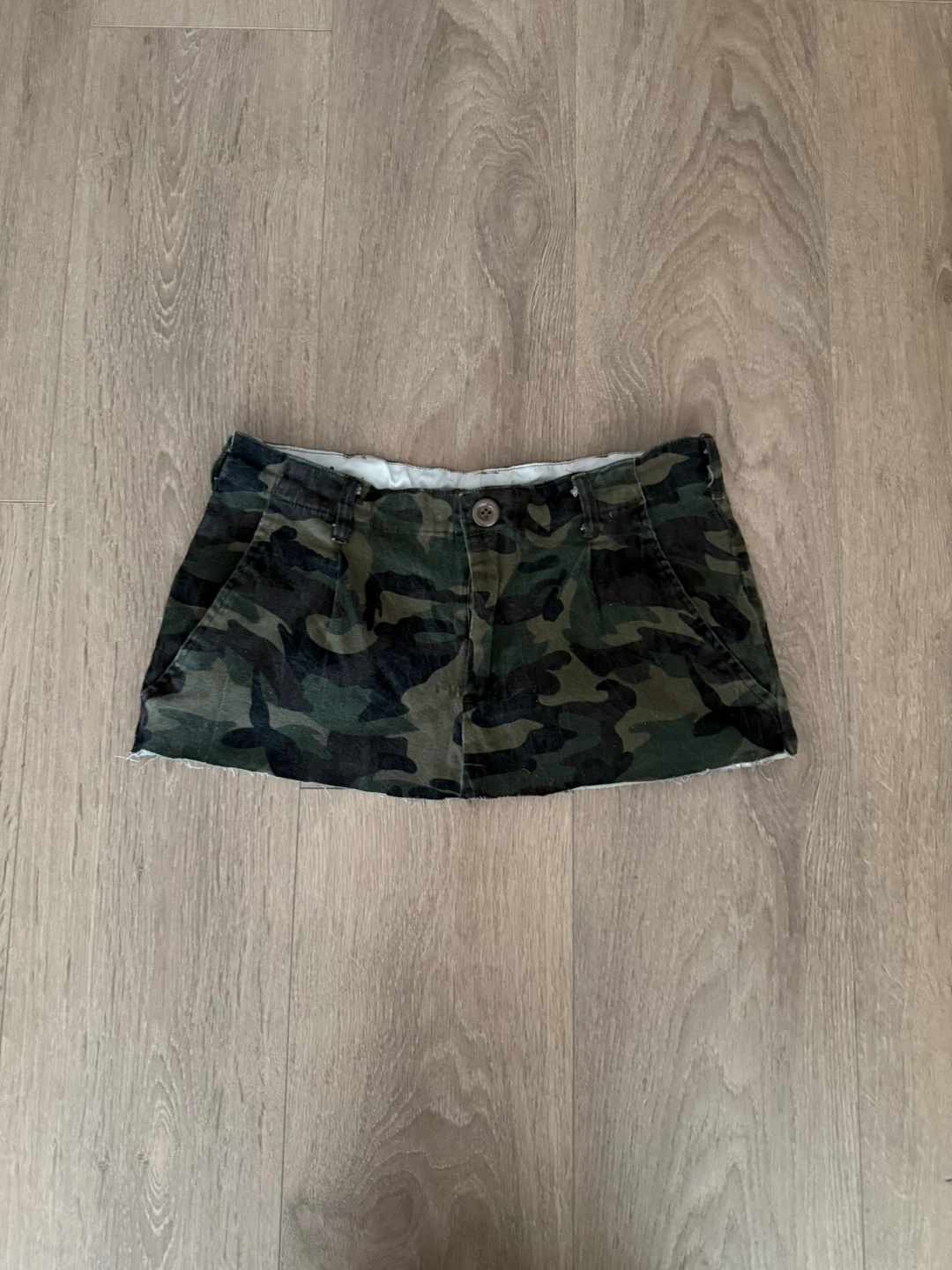BETTER BE Camouflage Mini Skirt