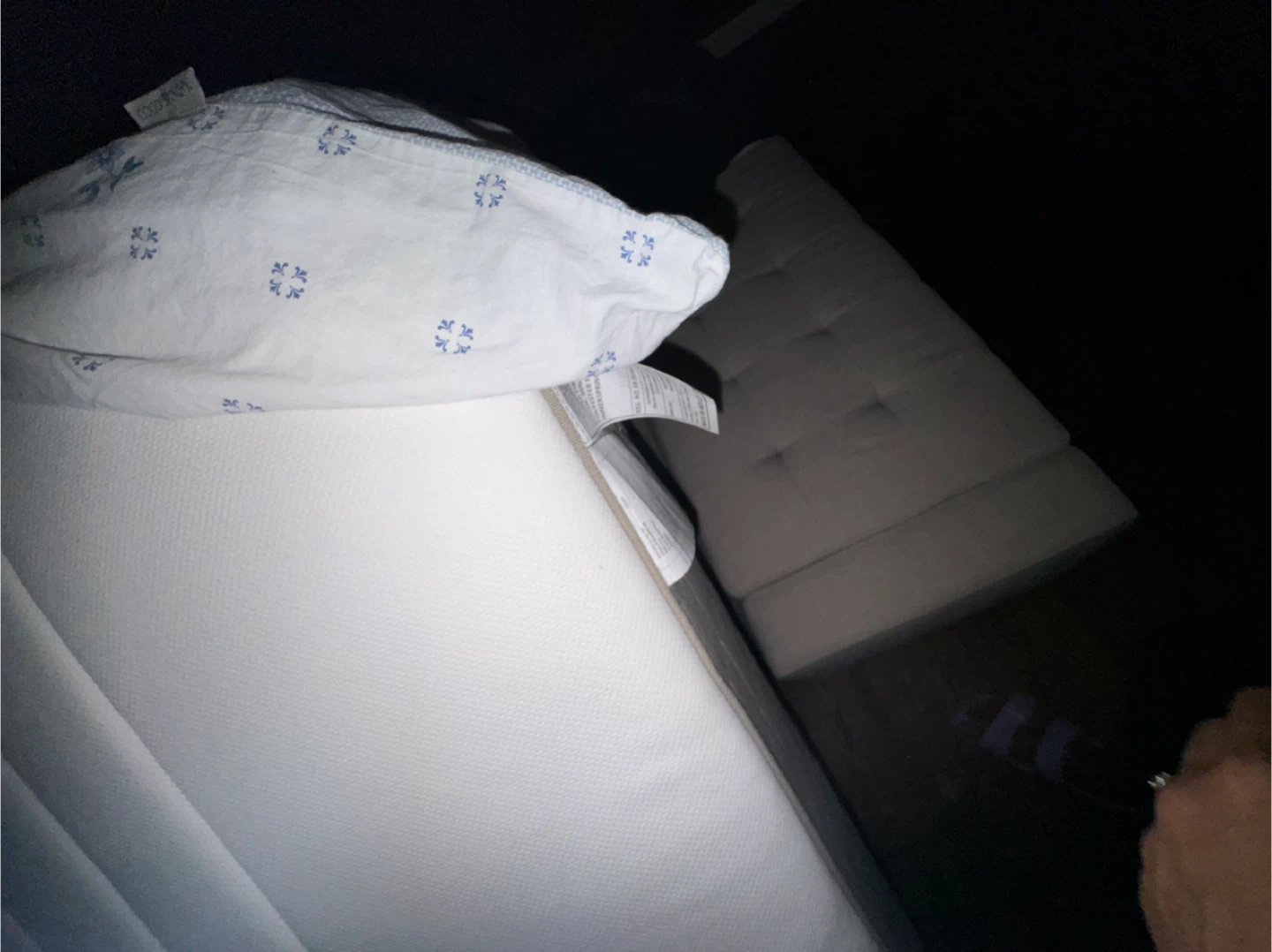 Ikea White Queen Size Mattress - photo 2