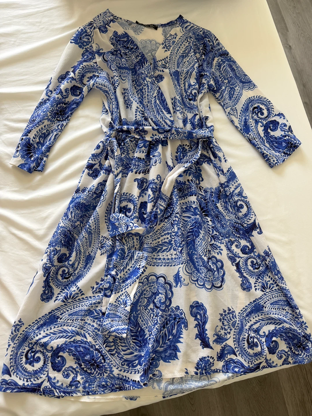 Boohoo Blue & White Paisley Print Midi Dress