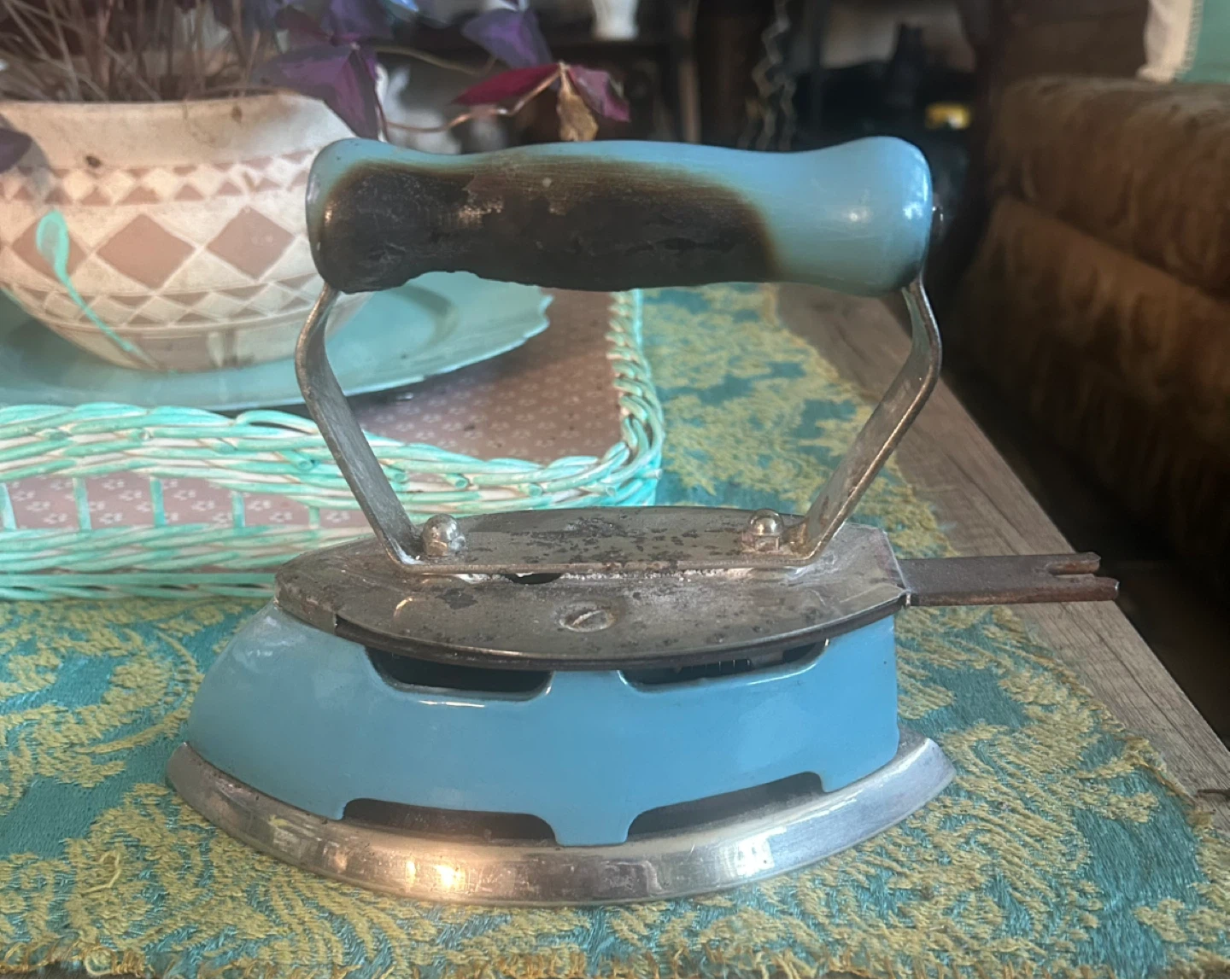 Antique Coleman 4A-Gas Iron