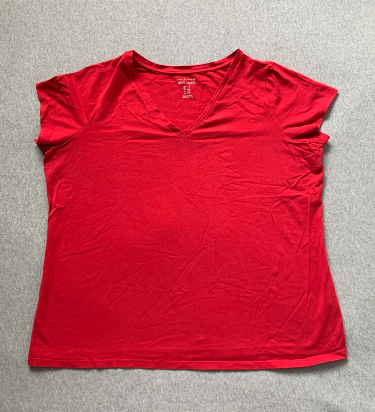 LOVE & LEGEND Red V-Neck T-Shirt - Size 2X