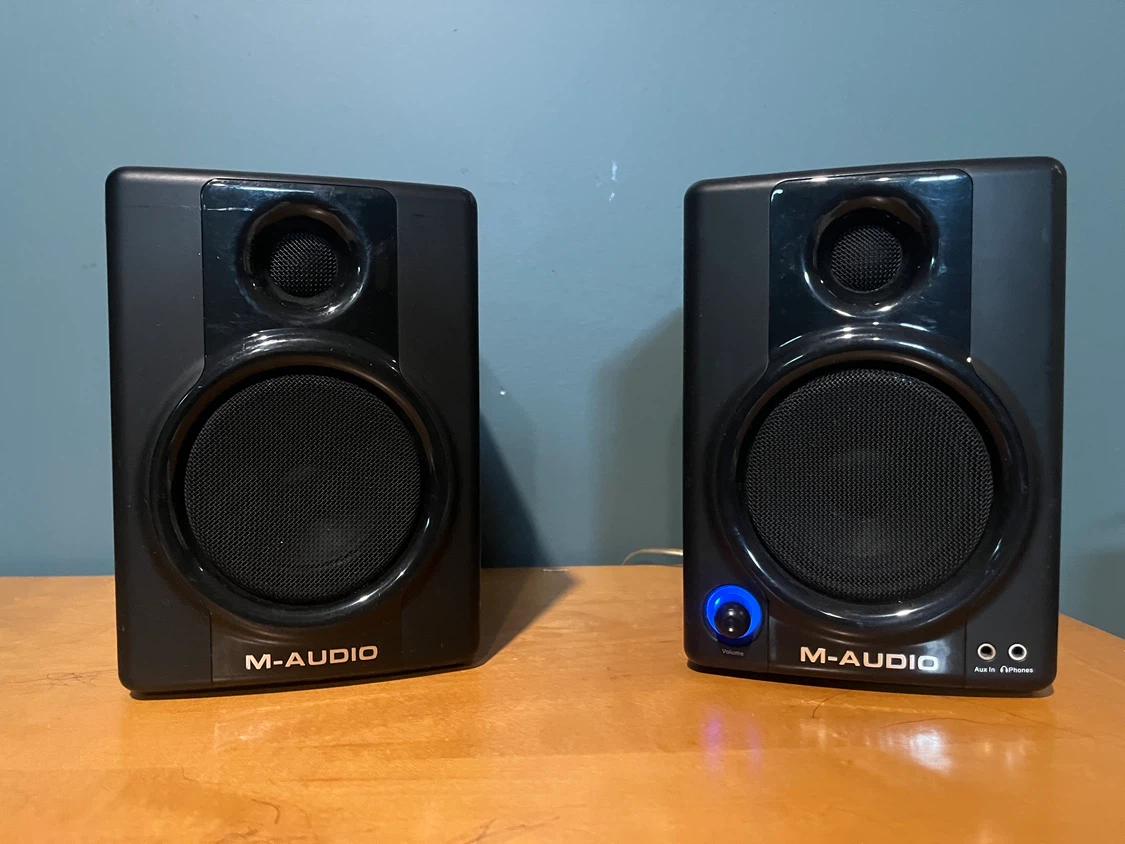 M-AUDIO Studiophile AV30 Powered Studio Monitors - photo 2