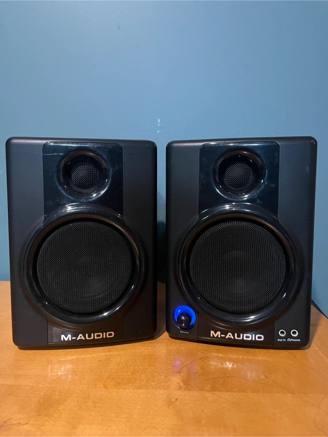 M-AUDIO Studiophile AV30 Powered Studio Monitors - photo 3