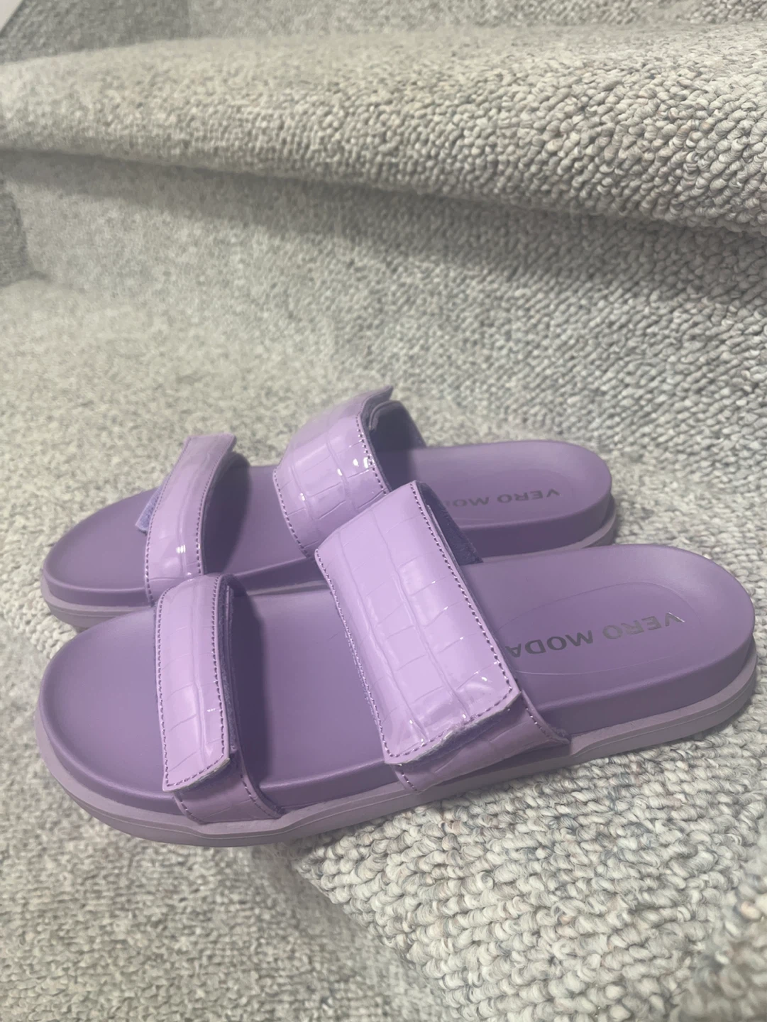 Vero Moda Lavender Slides - Size 8