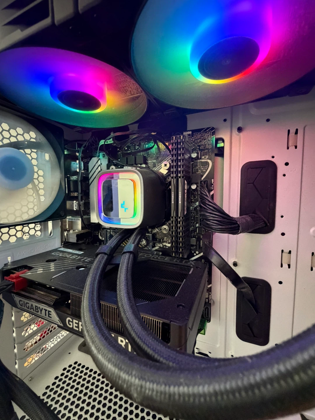 Gaming PC - Intel Core i5-13600KF, RTX 5060 Ti, 32GB RAM - photo 2