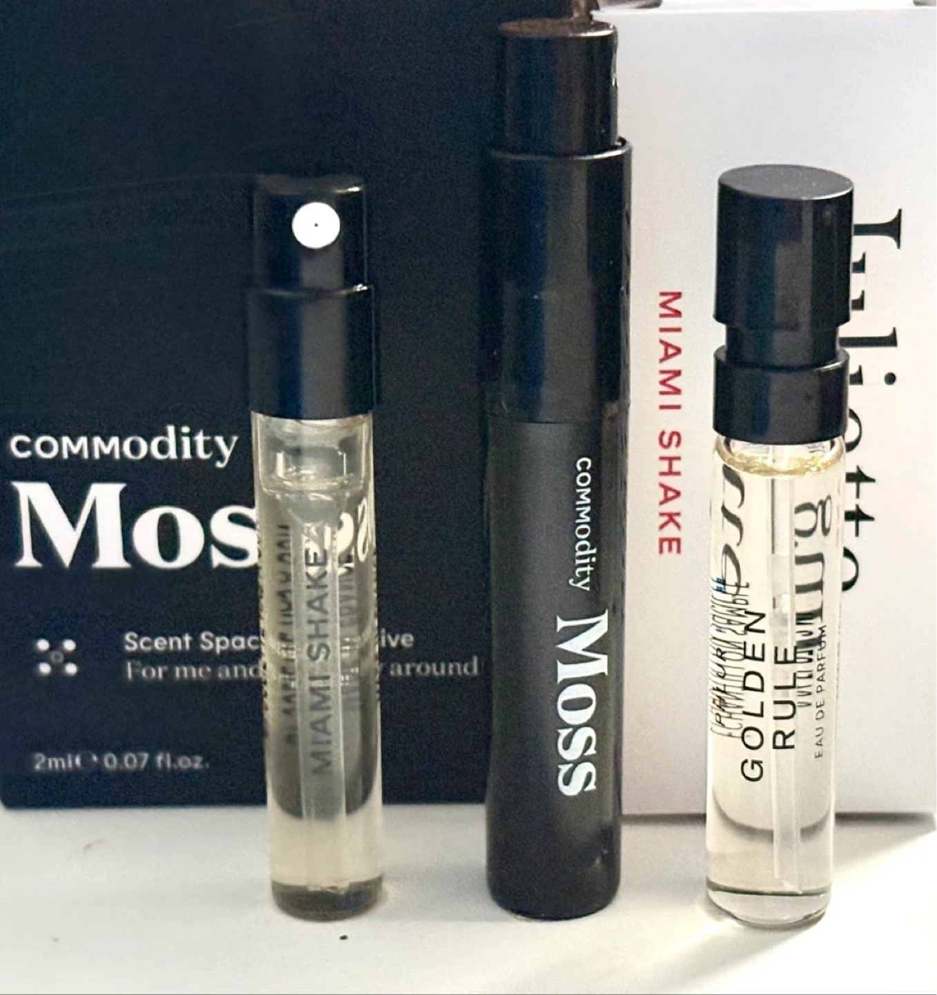 Assorted fragrance sample bundle (new ) - photo 2