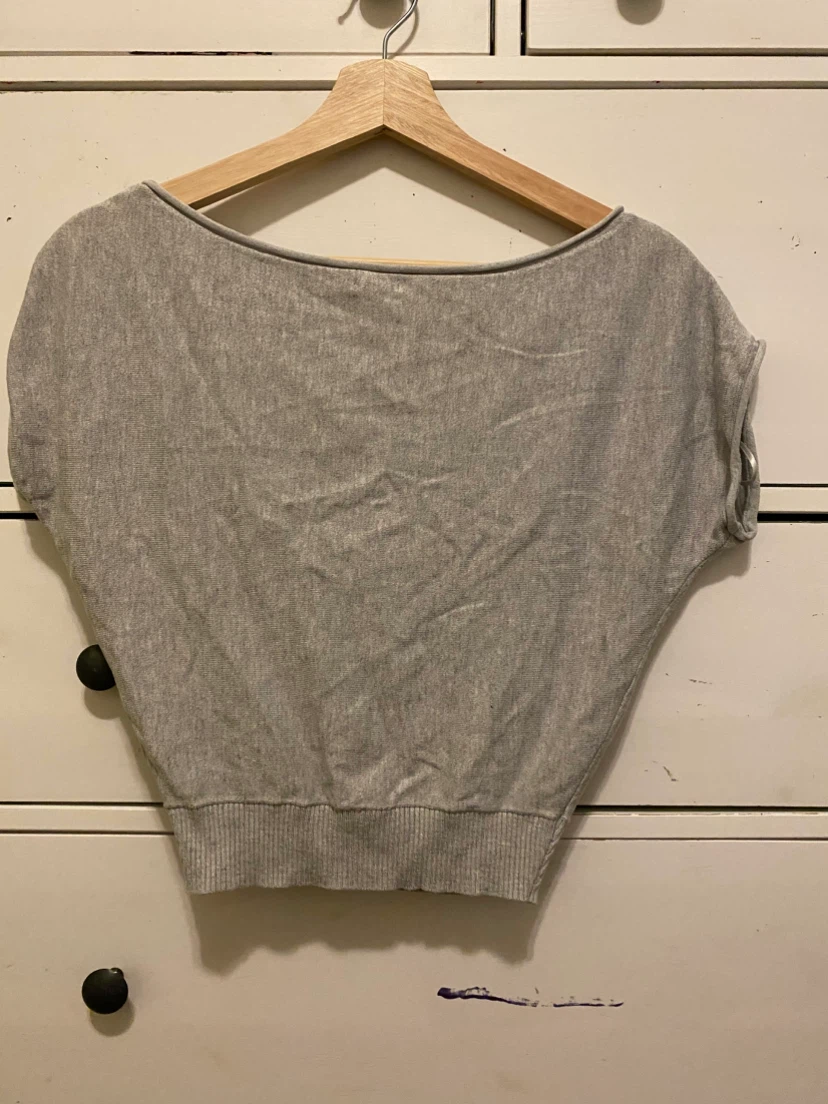 Garage grey off the shoulder top - photo 2