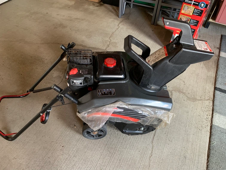 Briggs & Stratton Snow Thrower