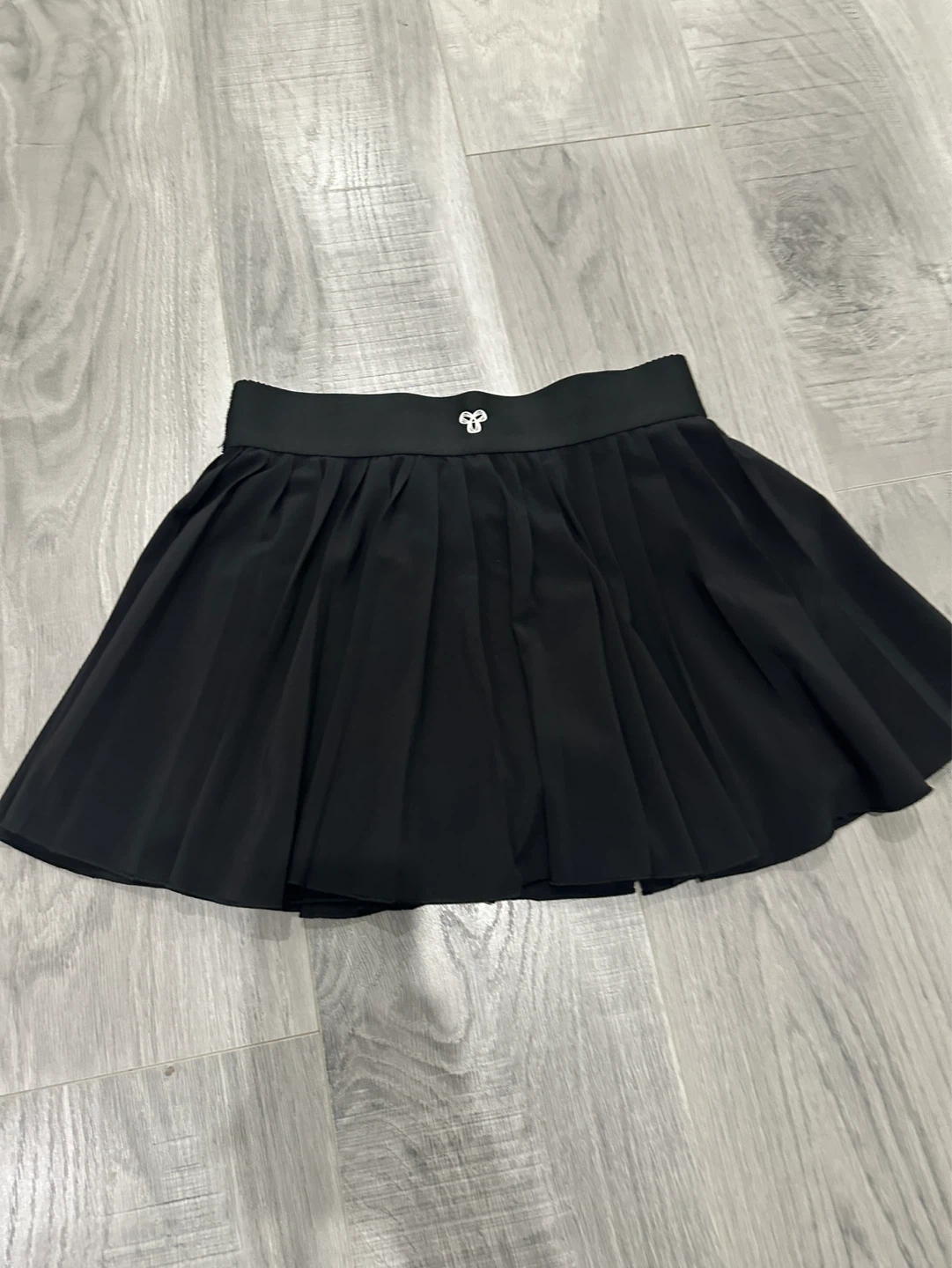 TNA skirt- size small