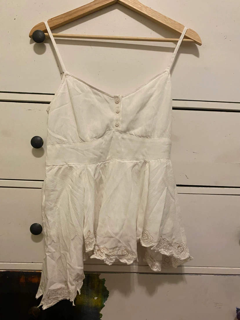 Hollister white cami top with embroidered detail