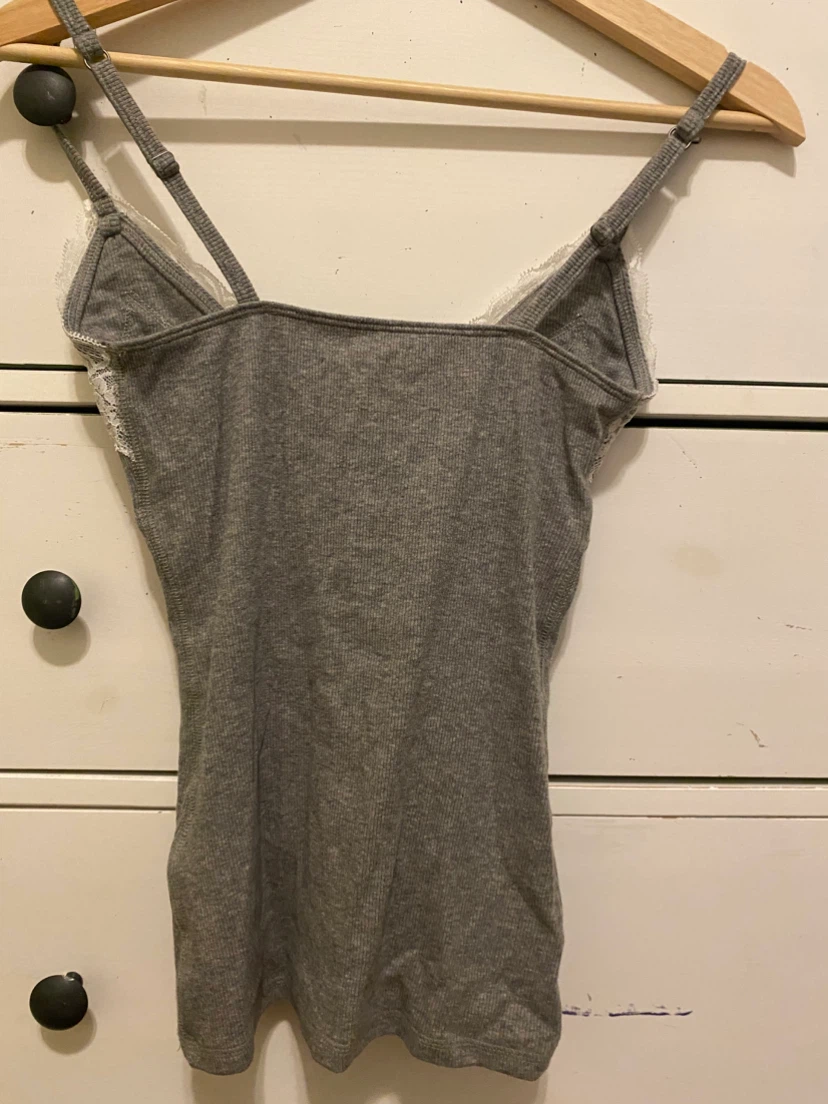 Hollister Grey Lace Trim Camisole - photo 2