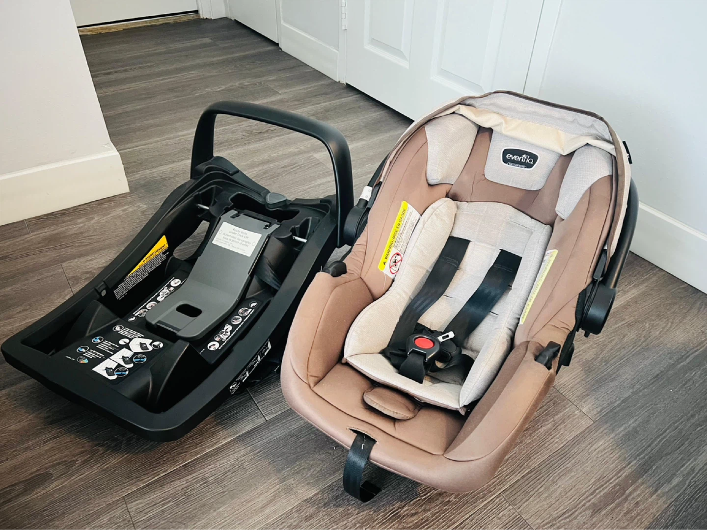 Evenflo Pivot Travel System - photo 2