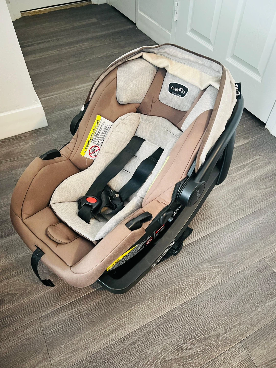 Evenflo Pivot Travel System