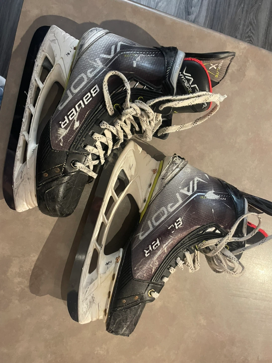Bauer Vapor HYPERLITE Hockey Skates