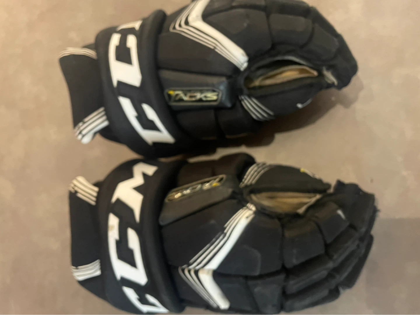 CCM Tacks Hockey Gloves