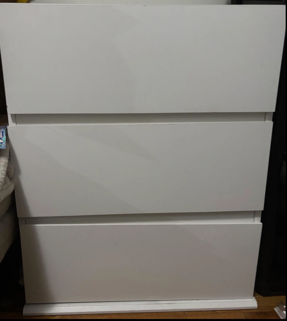 White wooden 3-Drawer Dresser