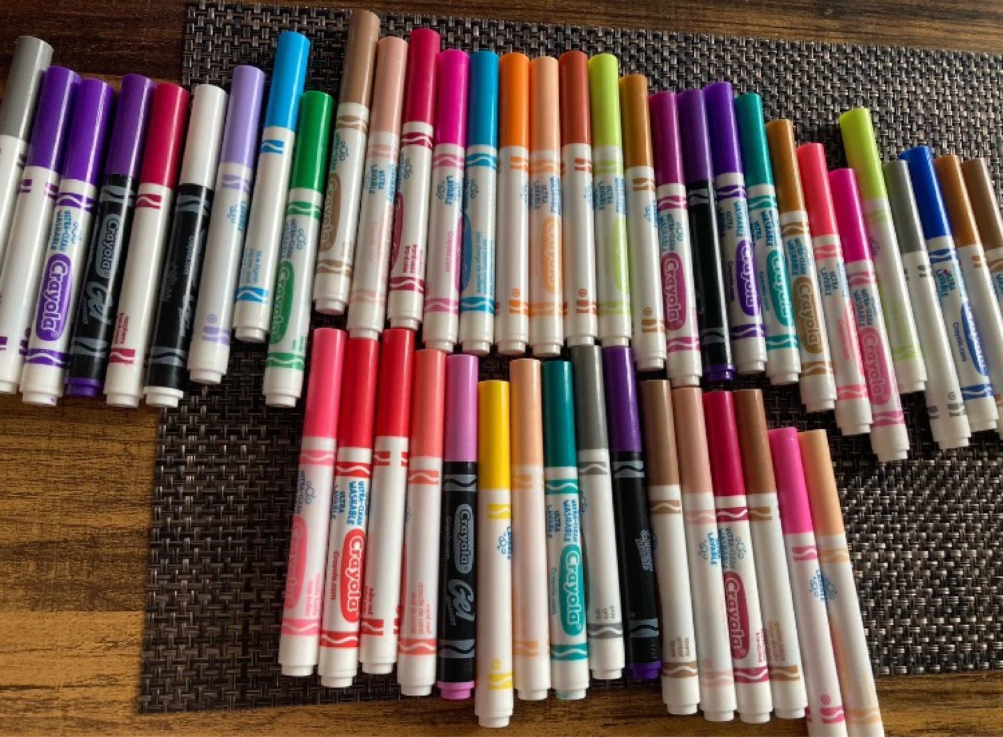 Perler Fused Bead Kit - 2000 Beads and 47 Crayola markers - photo 2