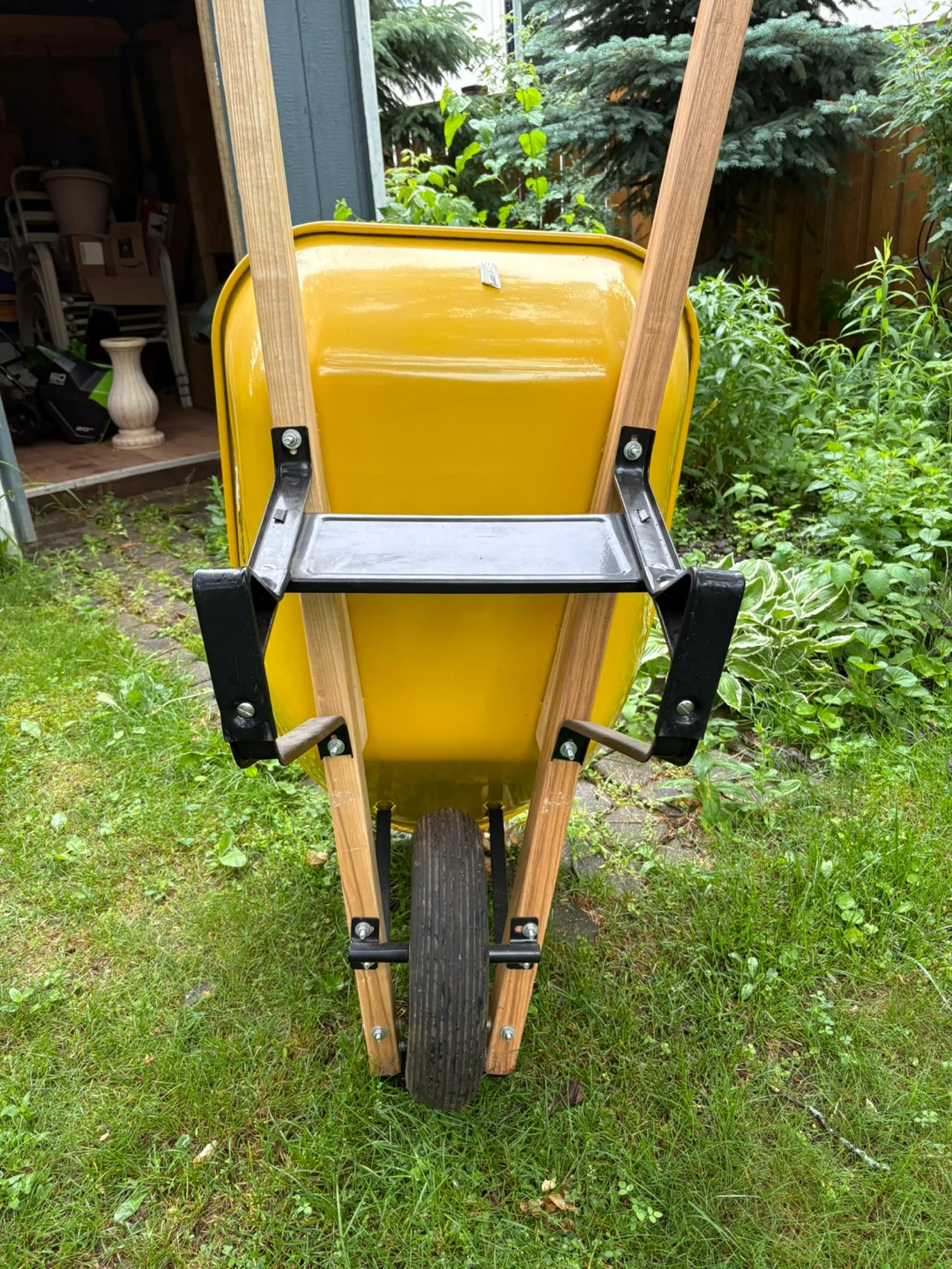 Garant Yellow Wheelbarrow - photo 5