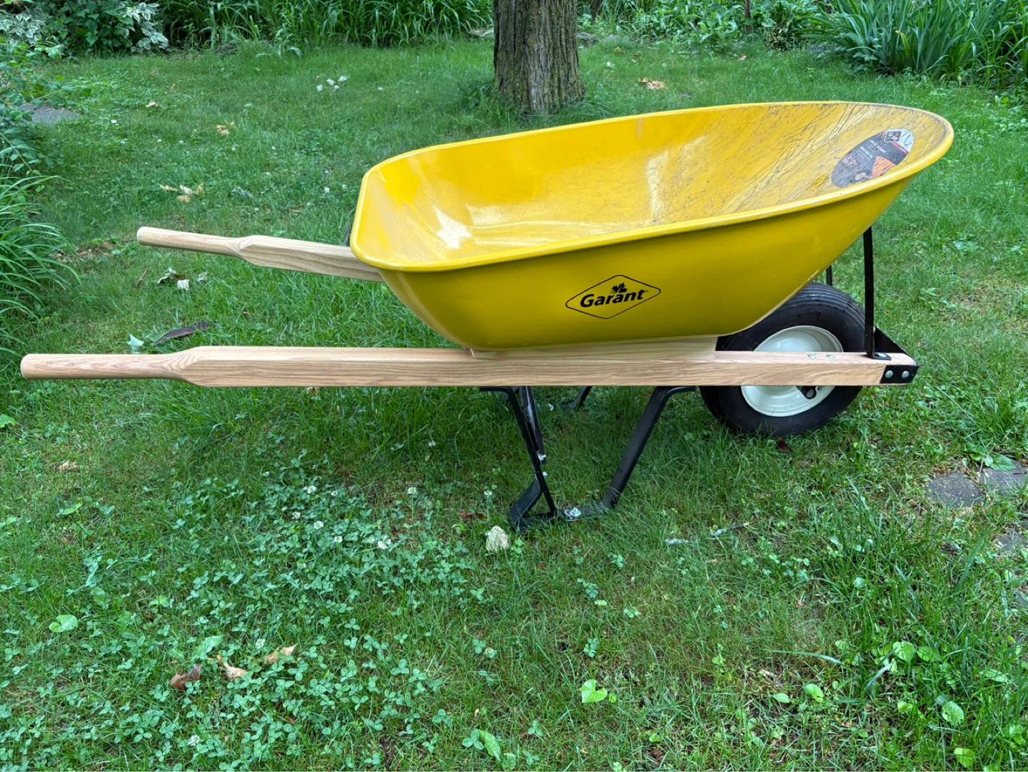 Garant Yellow Wheelbarrow - photo 2
