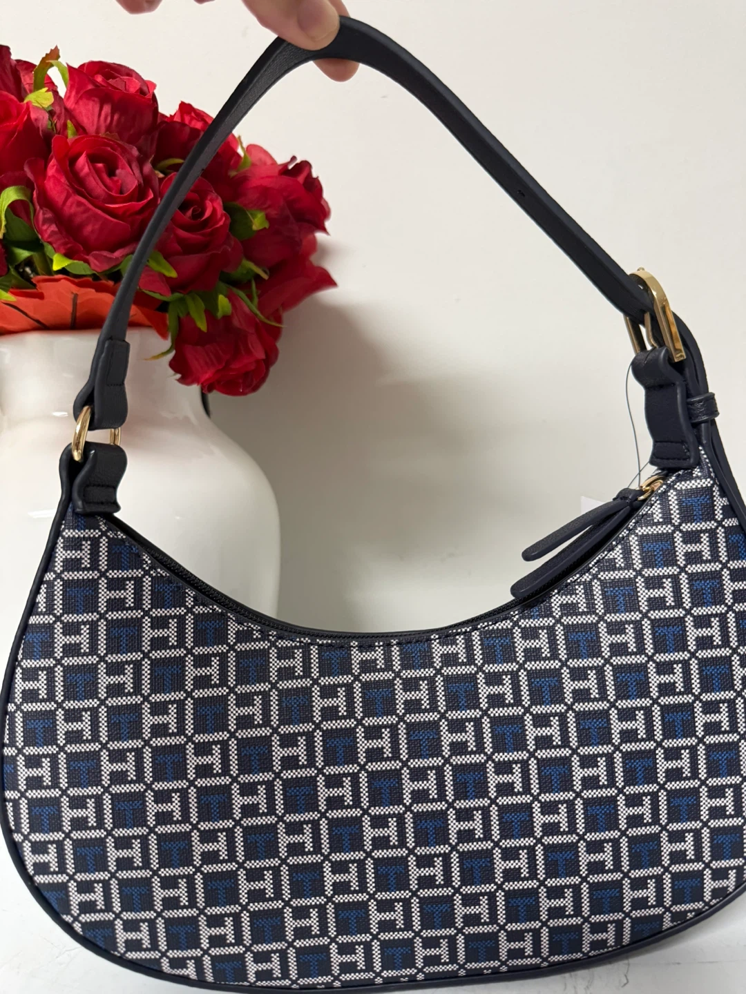 Tommy Hilfiger Monogram Shoulder Bag - photo 2