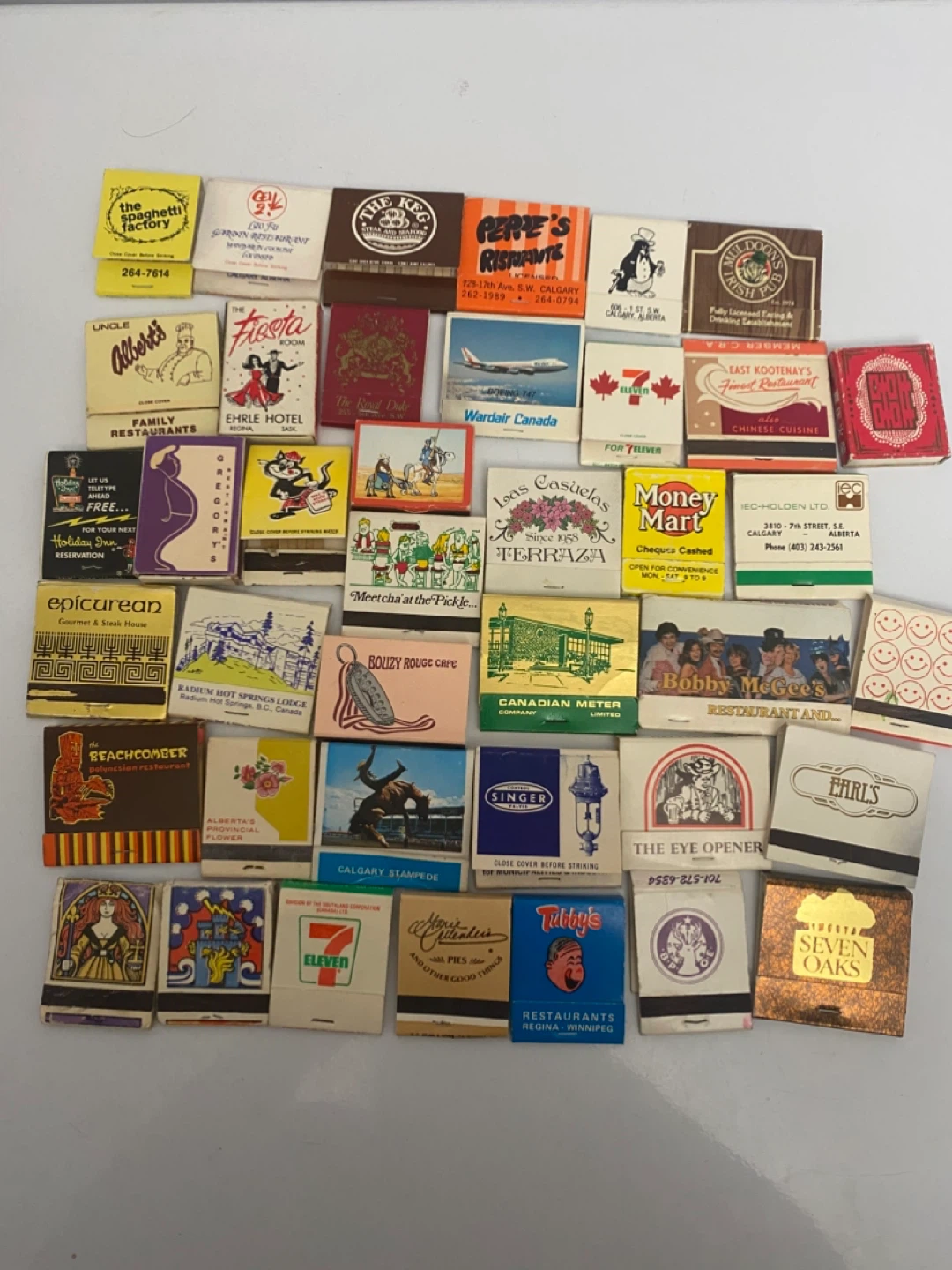 Collection of over 300 Vintage Matchbooks - photo 4