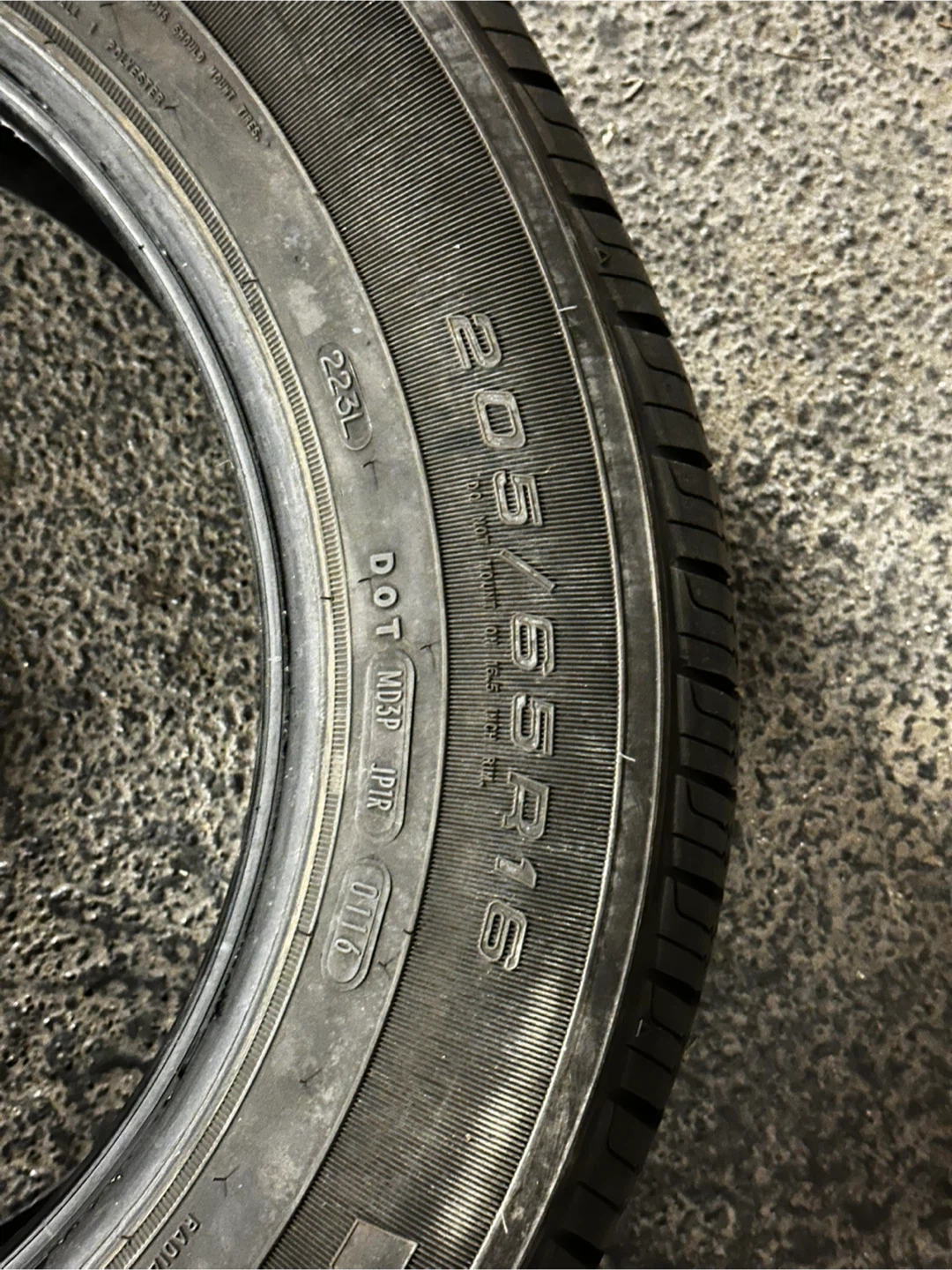 Goodyear Viva 3 All-Season Tire 205/55R16 - photo 3