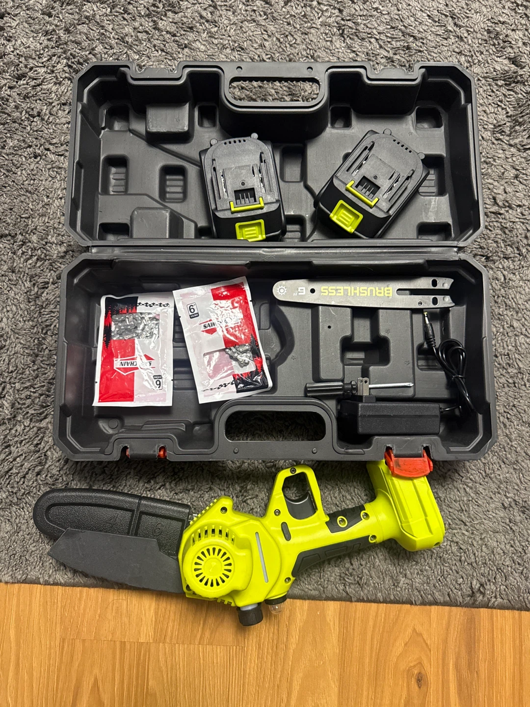 Litekon Cordless Mini Chainsaw with 2 Batteries & Case - photo 4