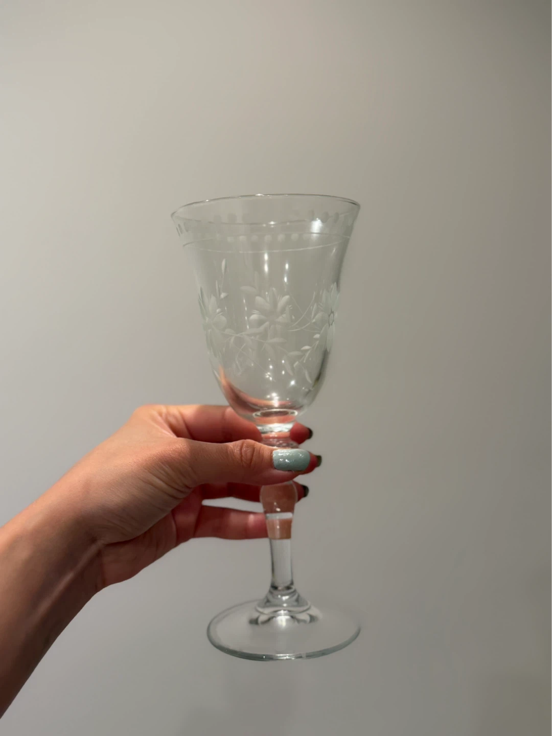 Clear Etched Floral Wine Glass - photo 2